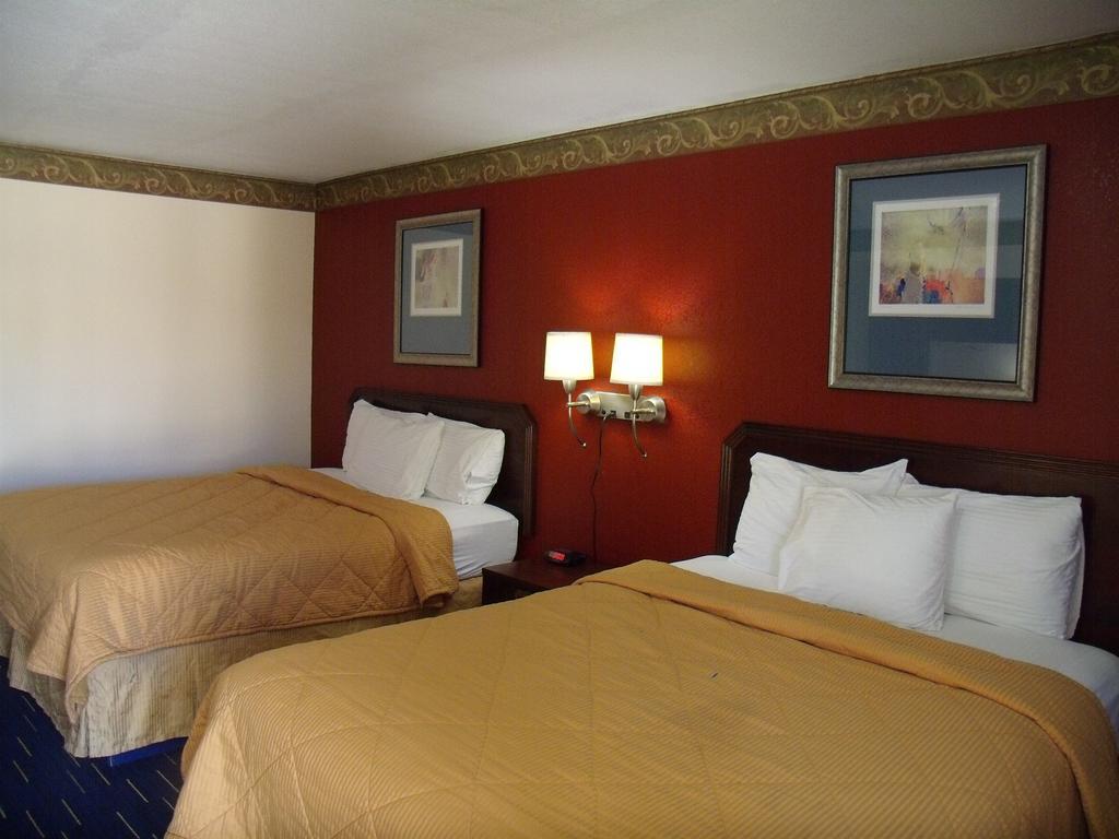 Country Inn Sterling Bagian luar foto