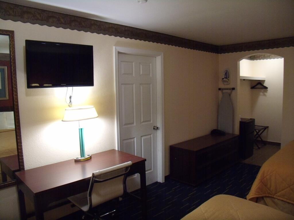 Country Inn Sterling Bagian luar foto