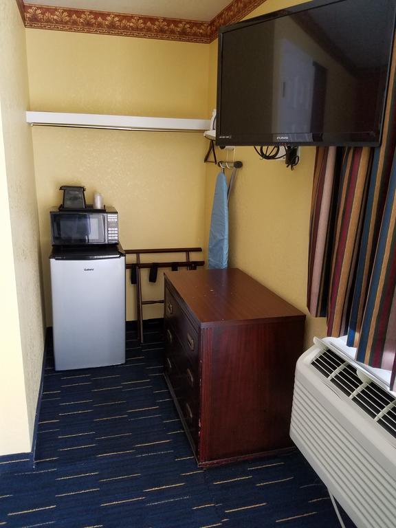 Country Inn Sterling Bagian luar foto